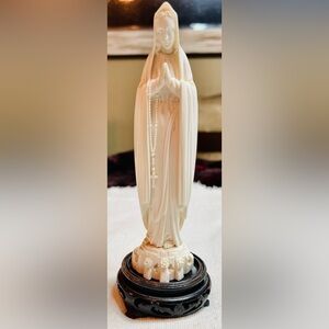 Faux Replica Elephant Ivory Resin 6” Praying Madonna Virgin Mary Statue c. 1890